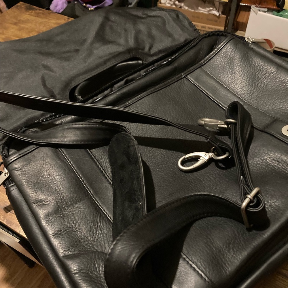 Apollo black leather briefcase/messenger bag - Picture 7 of 14